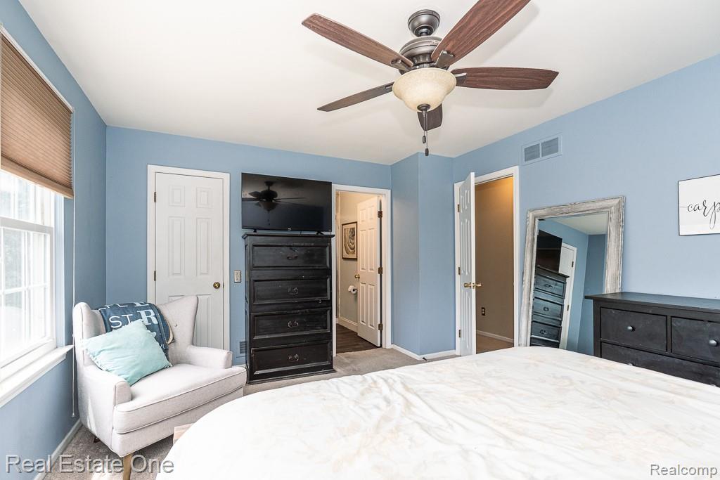 606 Whitney Drive, Rochester Hills, MI 48307 — Photo 28
