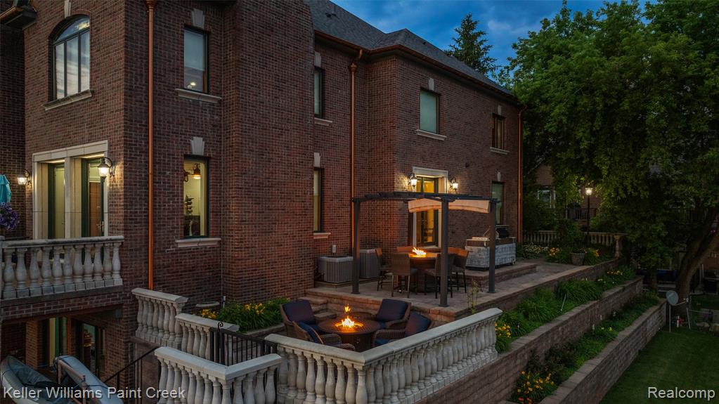 328 S Broadway Street, Lake Orion, MI 48362 — Photo 8