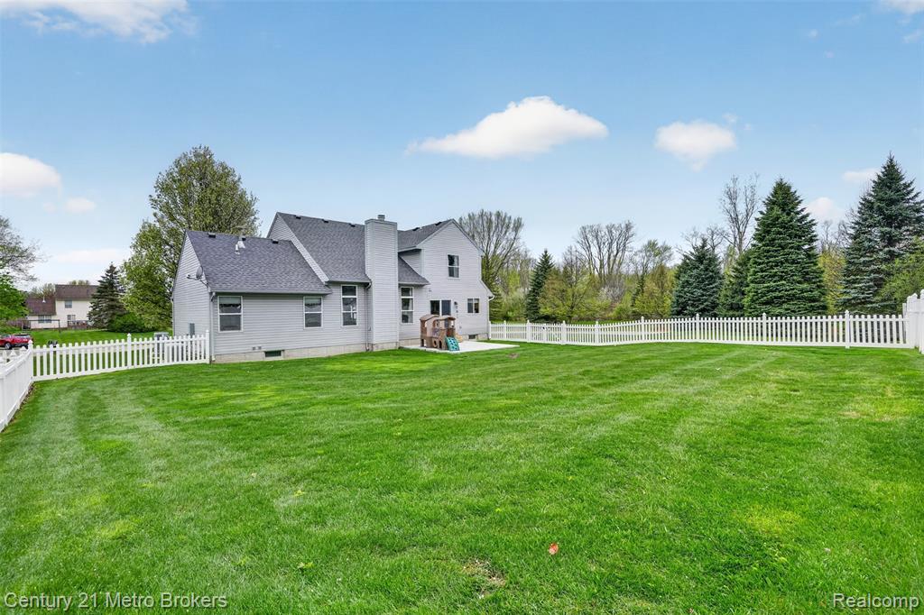 5265 Genesee Oaks Court, Grand Blanc, MI 48439 — Photo 45