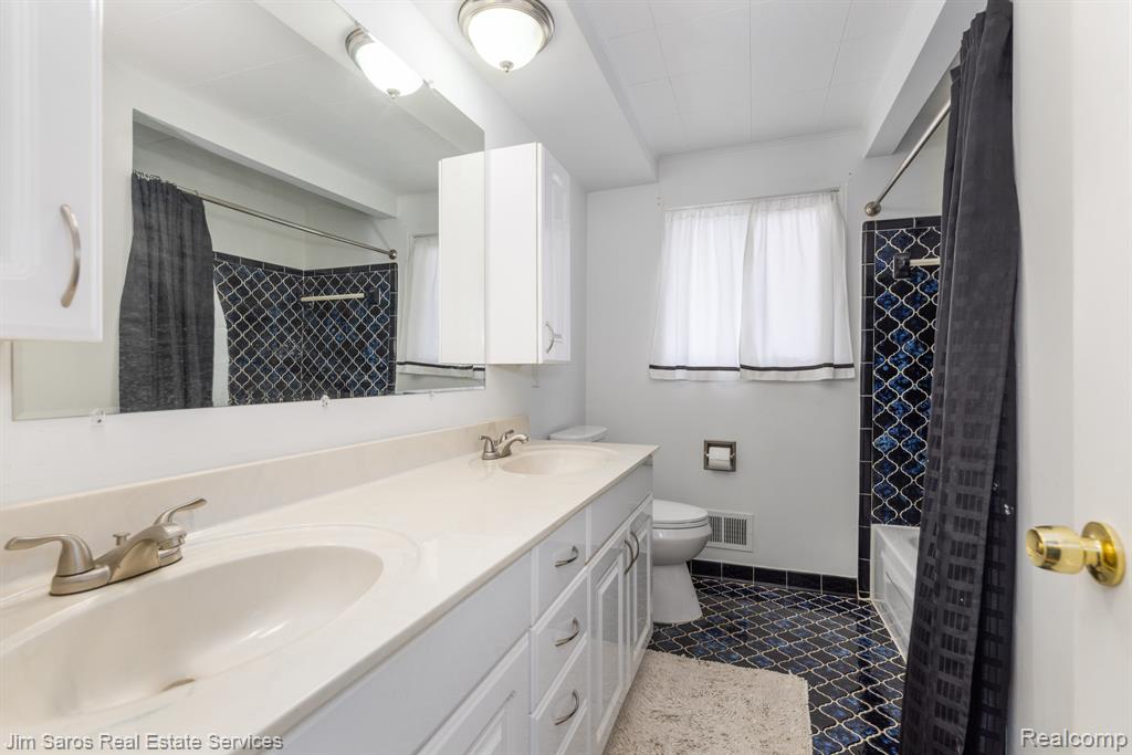 47425 Barbara Road, Macomb, MI 48044 — Photo 17