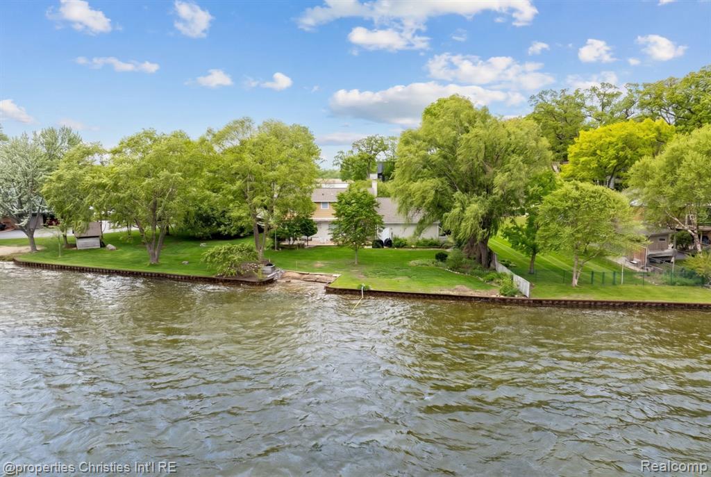 2825 Sylvan Shores Drive, Waterford, MI 48328 — Photo 39