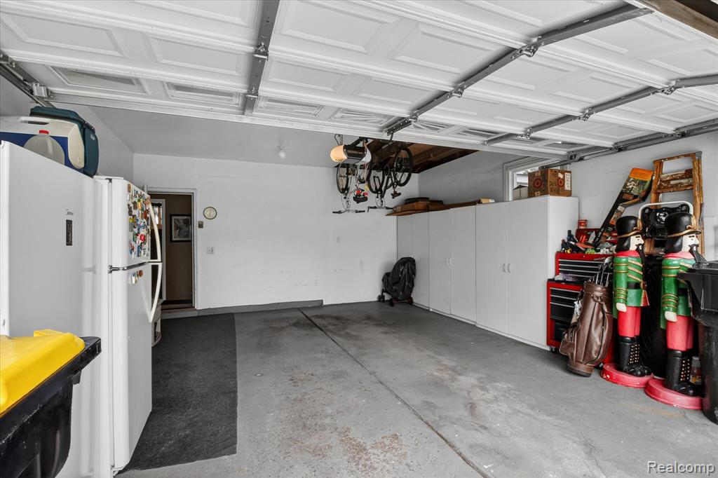 4834 Hillcrest Road, Trenton, MI 48183 — Photo 42