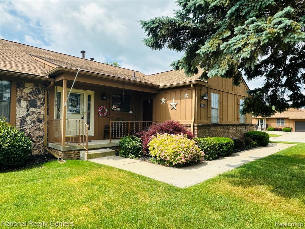12104 Lexington Drive, 3, South Lyon, MI 48178