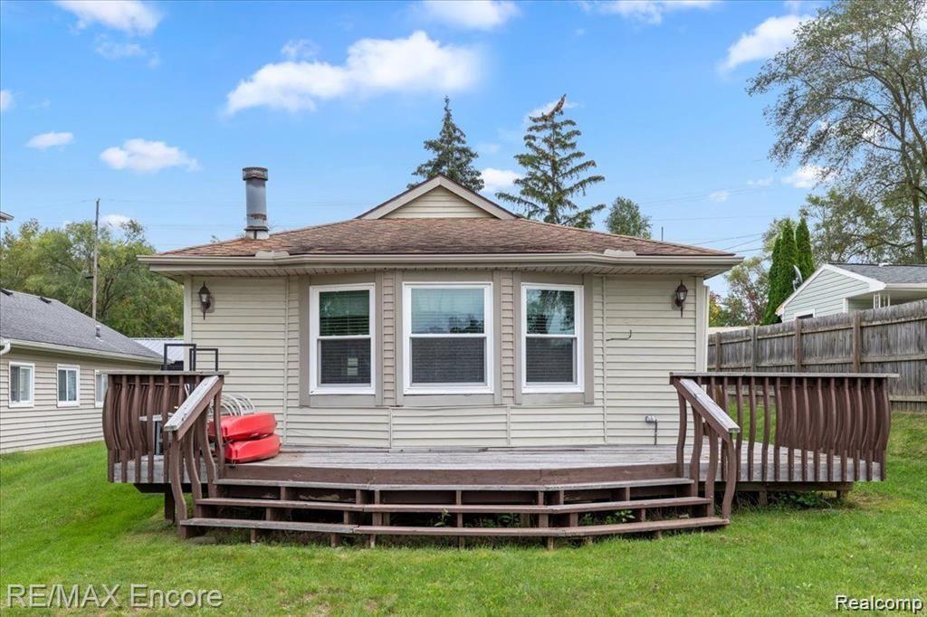 662 LAWSON Drive, Lake Orion, MI 48362 — front exterior