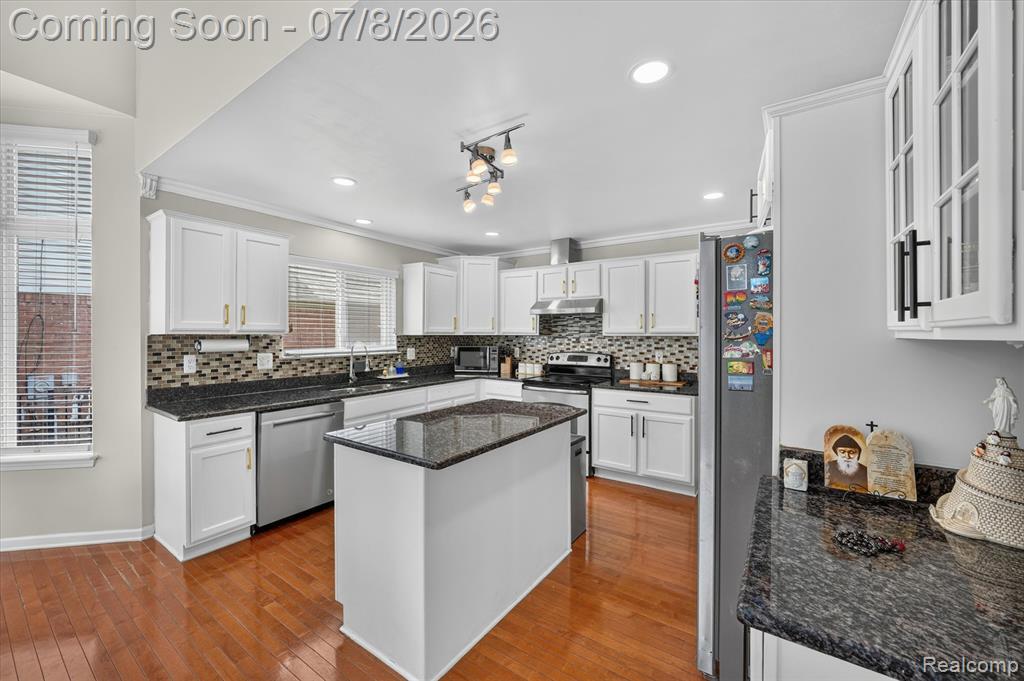 48166 Ellington Drive, Macomb, MI 48044 — Photo 20