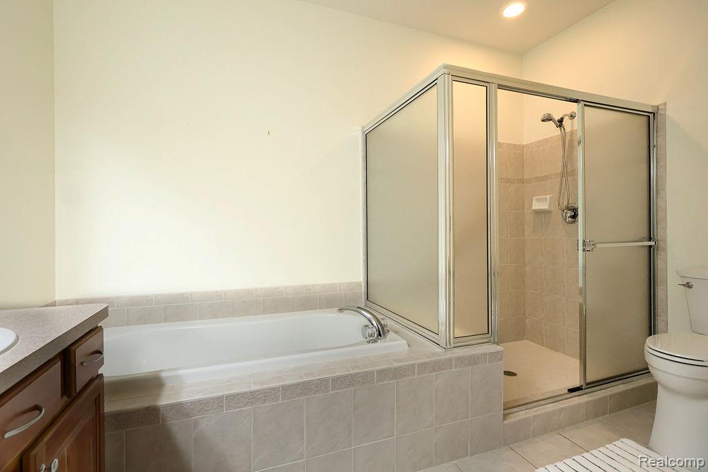 48608 Oak Bridge Drive, Canton, MI 48188 — Photo 9