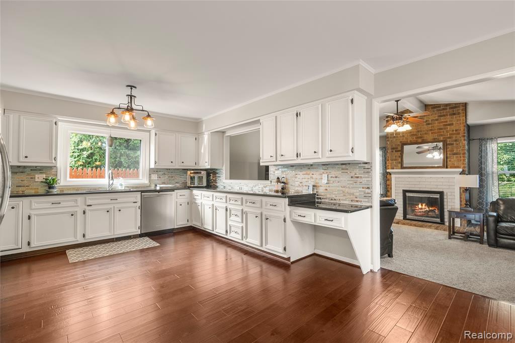 46073 Hollowoode Lane, Macomb, MI 48044 — Photo 9
