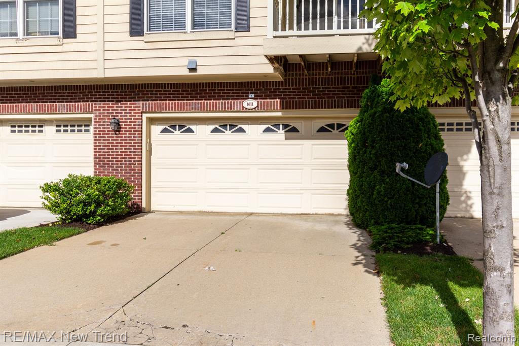 1611 E LAKEVIEW Lane, Canton, MI 48187 — Photo 28