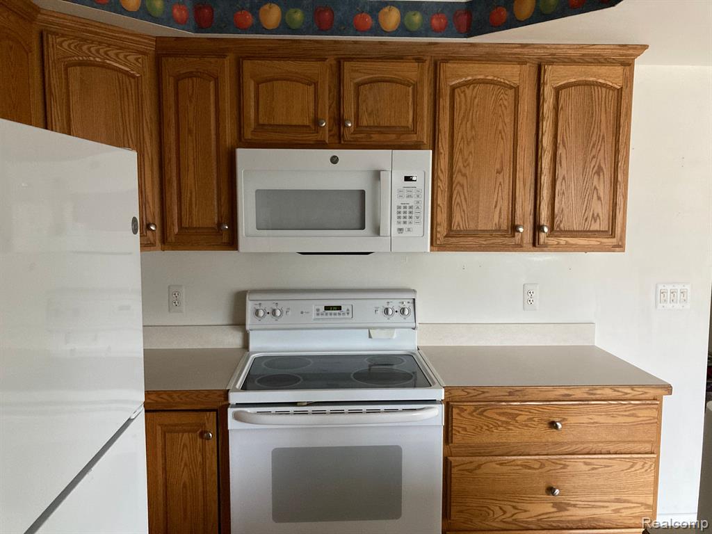 53377 DRYDEN Street, Shelby Twp, MI 48316 — Photo 24