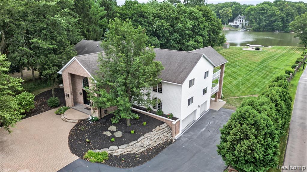 4132 Waterland Drive N, Metamora, MI 48455
