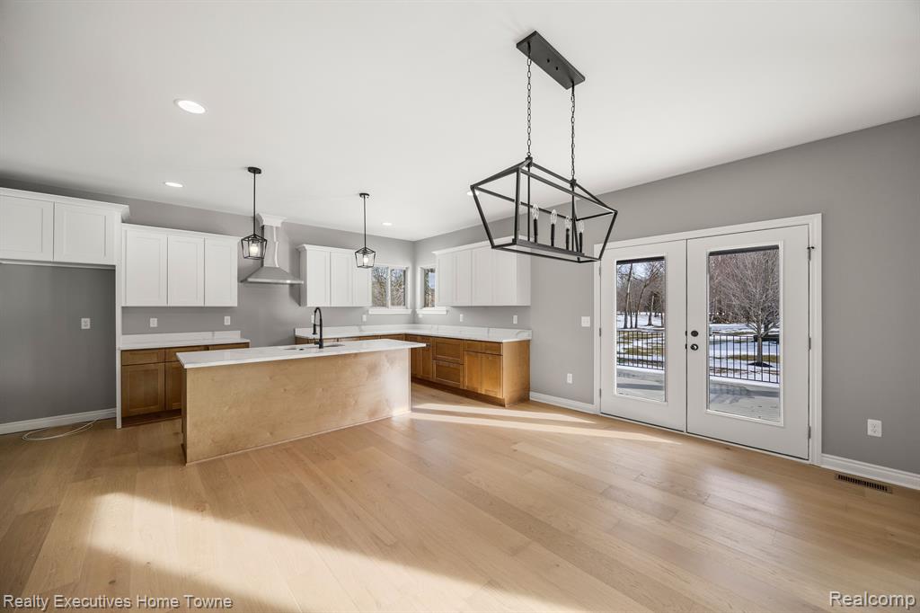 53972 CARRIGAN Drive, New Baltimore, MI 48047 — Photo 9