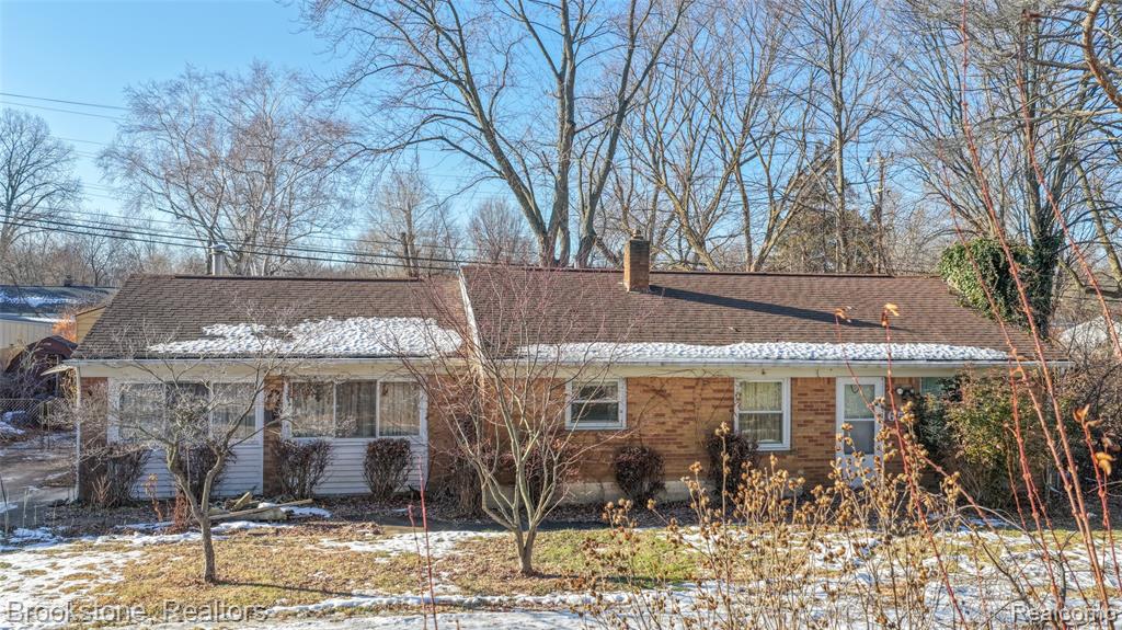 656 S CASS LAKE Road, Waterford, MI 48328 — Photo 3