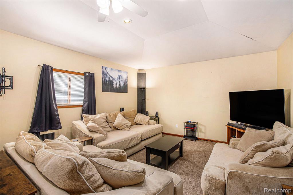 5807 Shetland Way, Waterford, MI 48327 — Photo 12