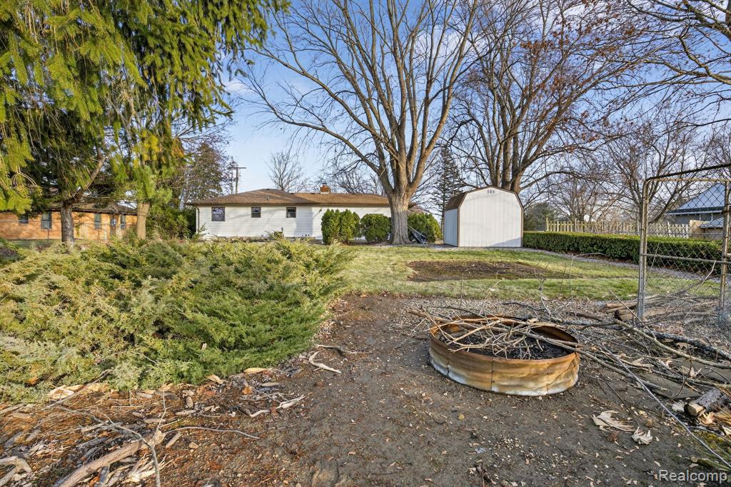 1397 N Seymour Road, Flushing, MI 48433 — Photo 7