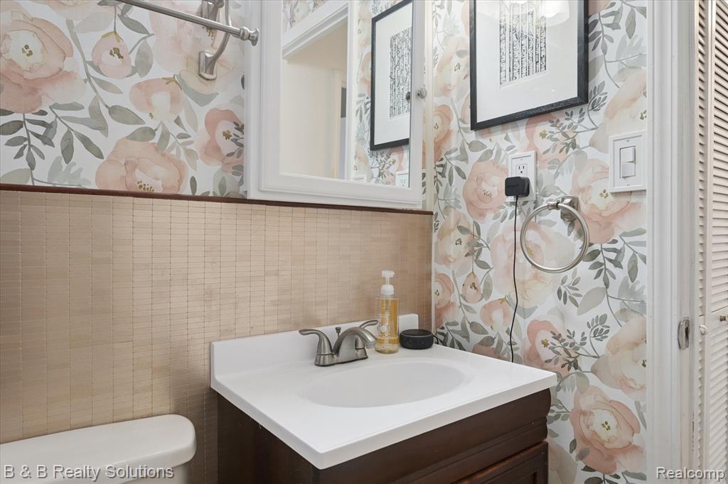 4065 Rosemound Avenue, Waterford, MI 48329 — Photo 24