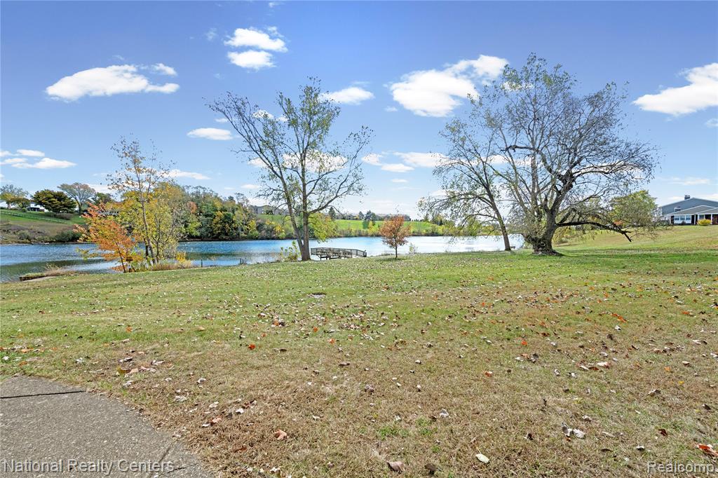 41333 Lagoon Court, Wayne, MI 48167 — Photo 28