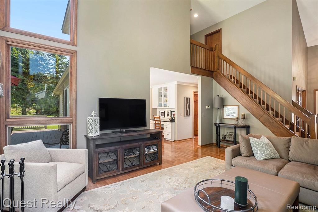 5780 GARNET Circle, Clarkston, MI 48348 — Photo 8