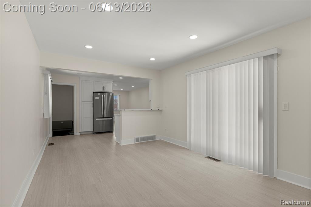29578 Brown Court, Garden City, MI — Photo 22