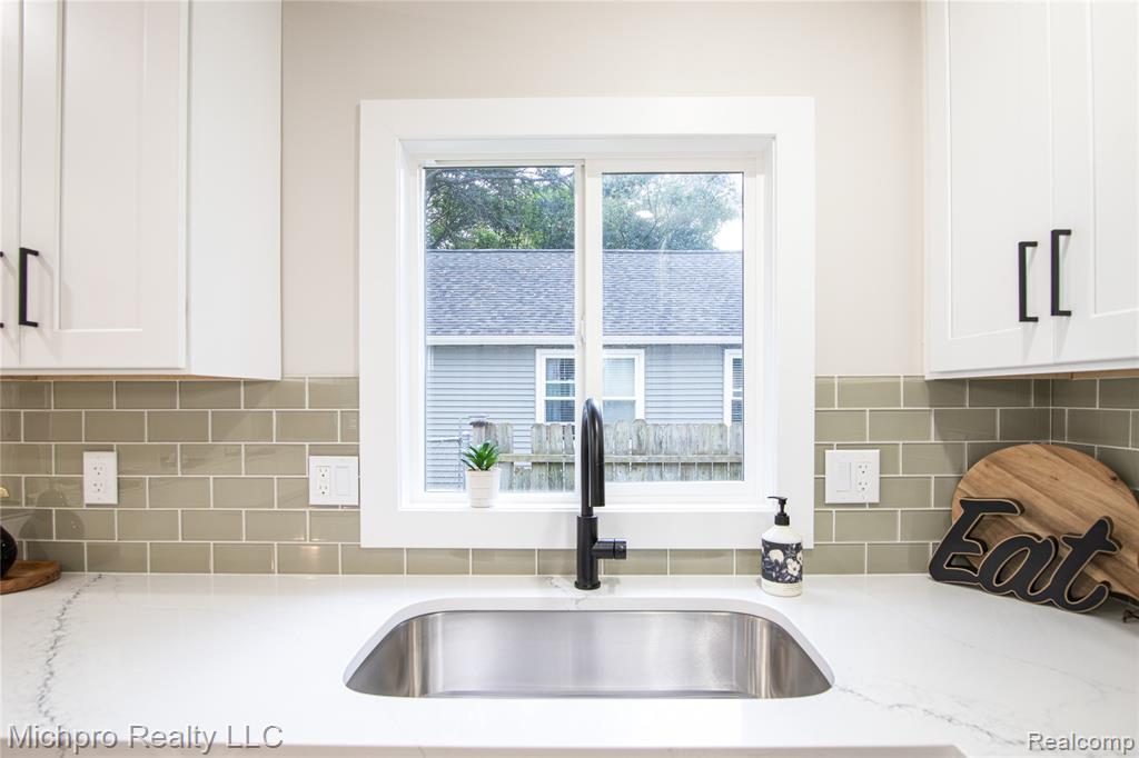 4577 Jerome Road, Clarkston, MI — Photo 12