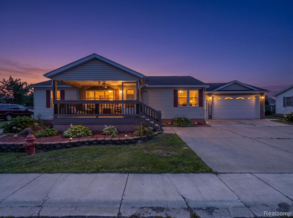 815 Jacobs Landing, Monroe, MI 48161