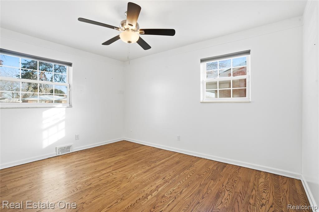 6341 N Charlesworth Street, Dearborn Heights, MI 48127 — Photo 15