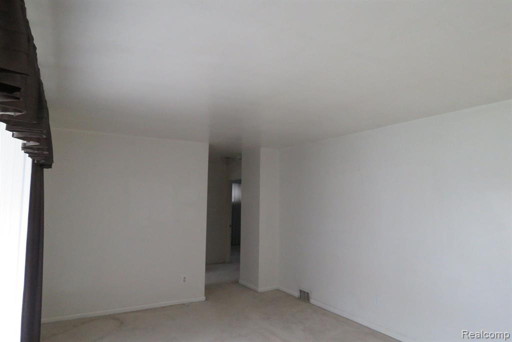 7431 HARTEL Street, Westland, MI — Photo 16