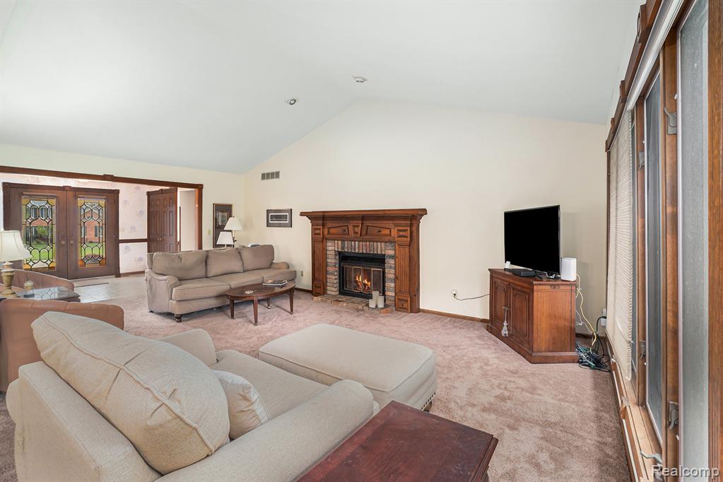 859 Boutell Drive, Grand Blanc, MI 48439 — Photo 9