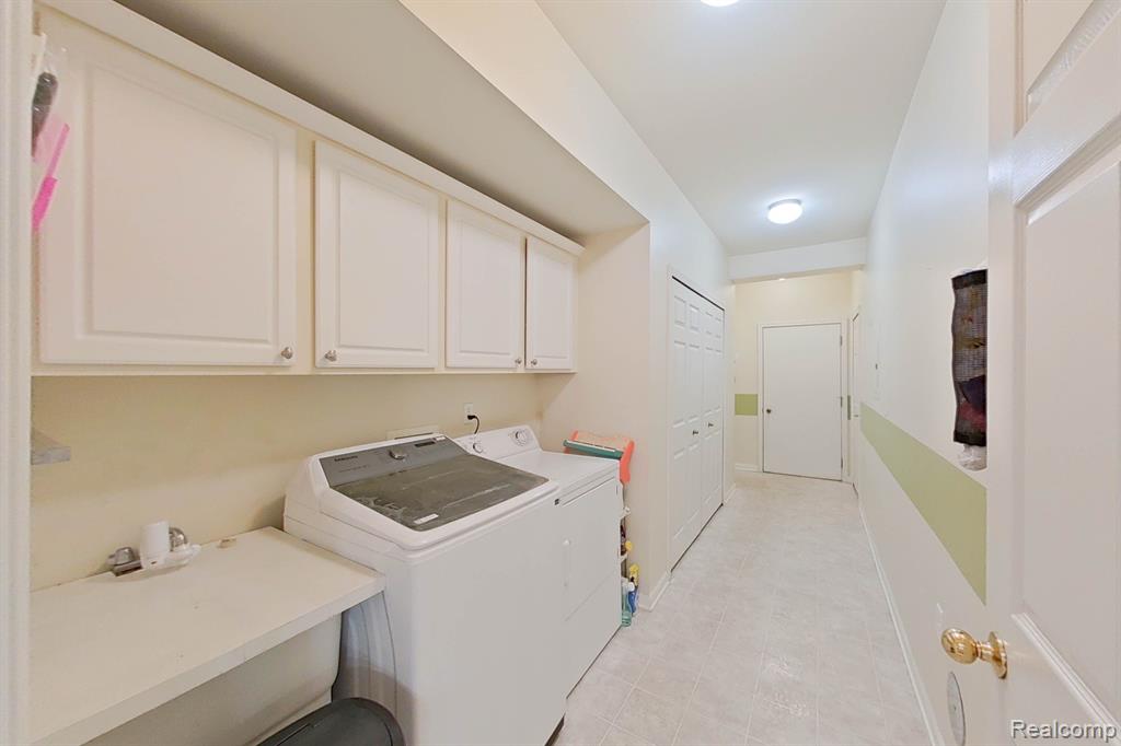 27104 CHESAPEAKE Circle, Walled Lake, MI 48390 — Photo 20