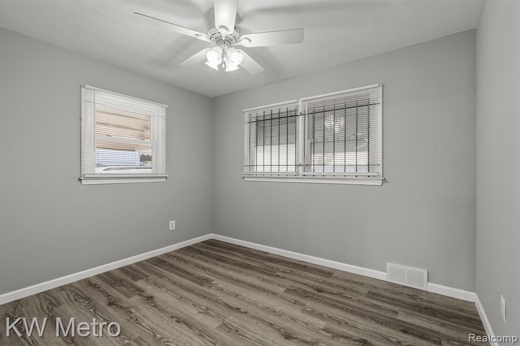 9226 GRANDVILLE Avenue, Detroit, MI 48228 — Photo 11