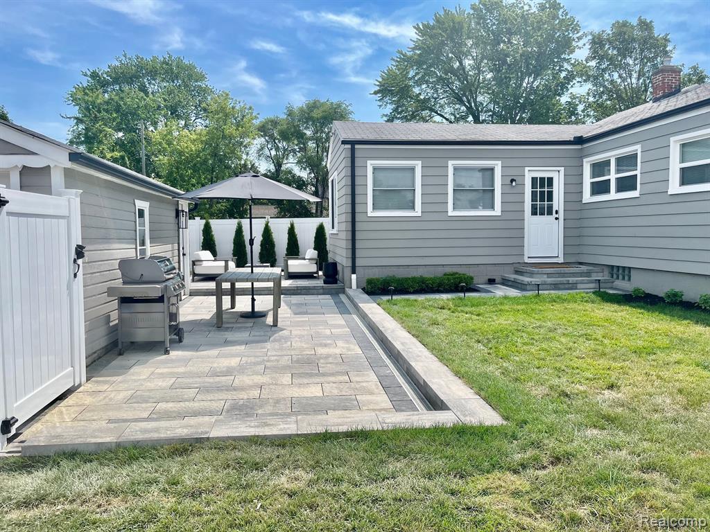 654 BROADACRE Avenue, Clawson, MI — Photo 16