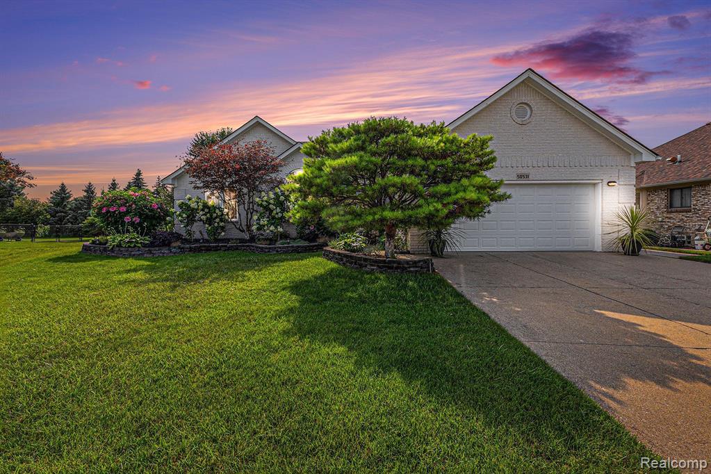 50531 PRINCETON Drive, Macomb, MI 48044 — Photo 2