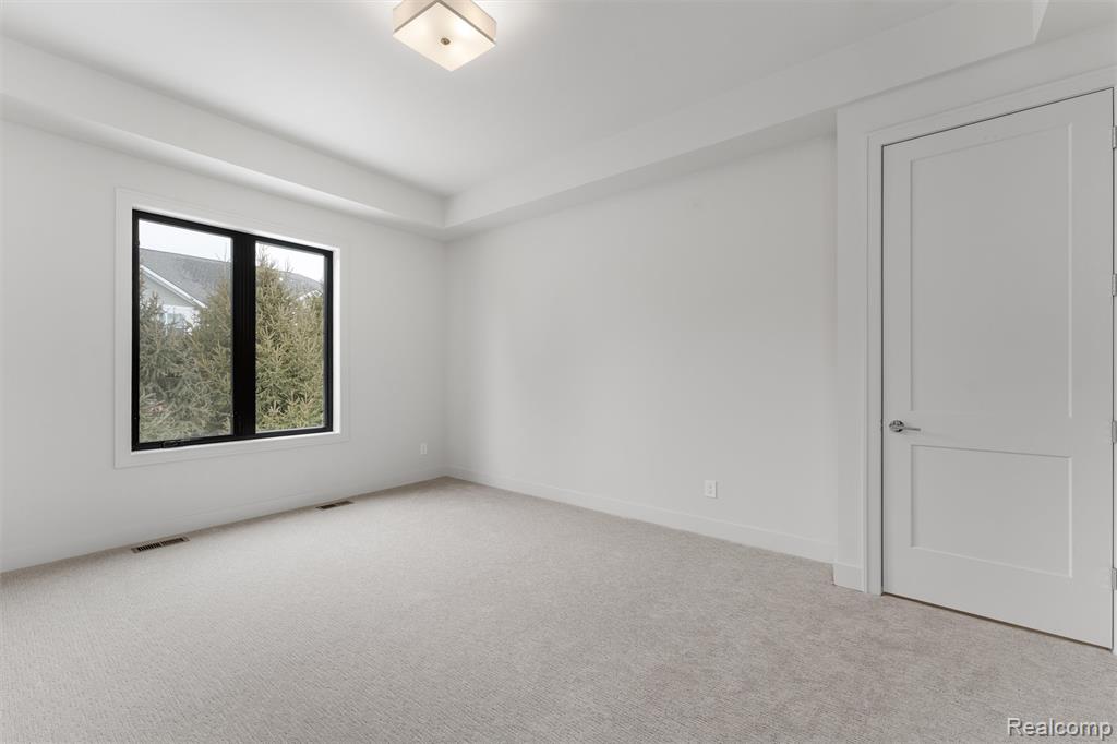 39 South Trail Court, Troy, MI 48083 — Photo 23