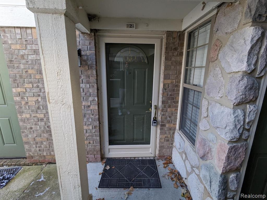 205 MAPLEWOOD, South Lyon, MI 48178 — Photo 3