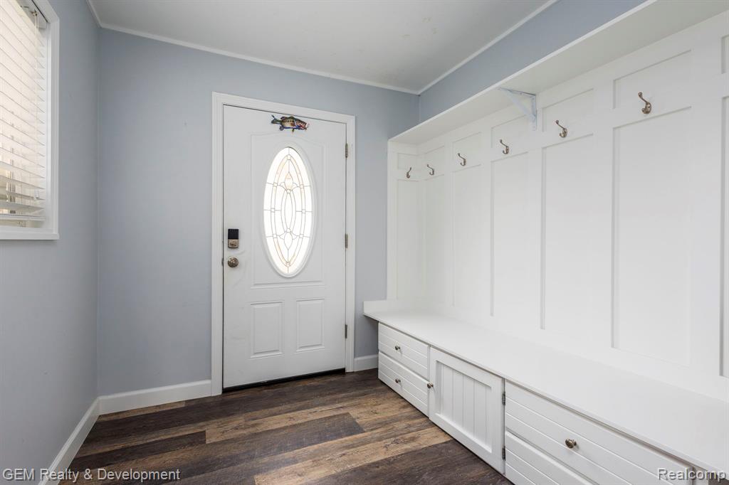 8081 Granada Avenue, Brighton, MI 48114 — Photo 10