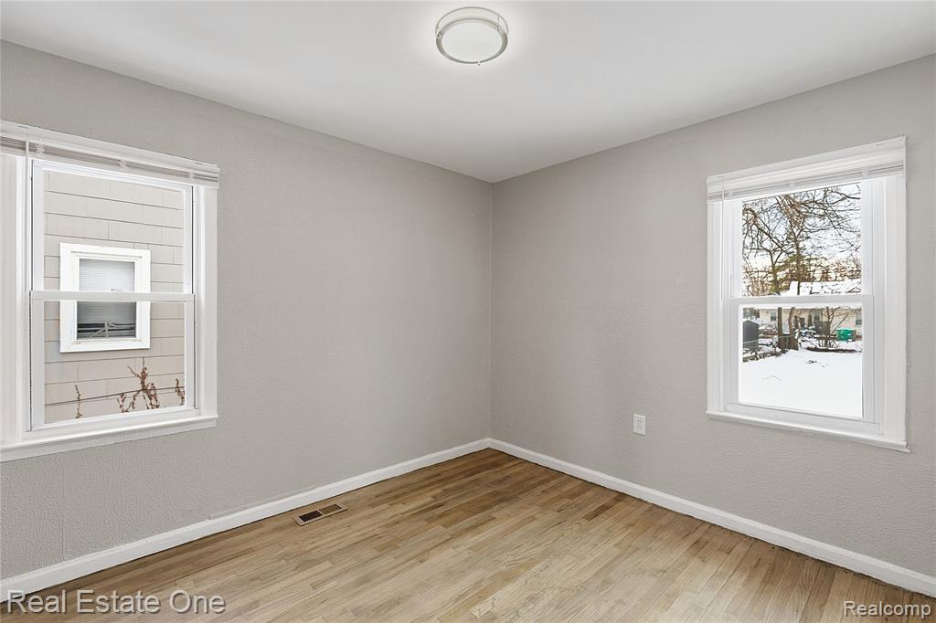 305 Liberty Street, Pontiac, MI 48341 — Photo 11
