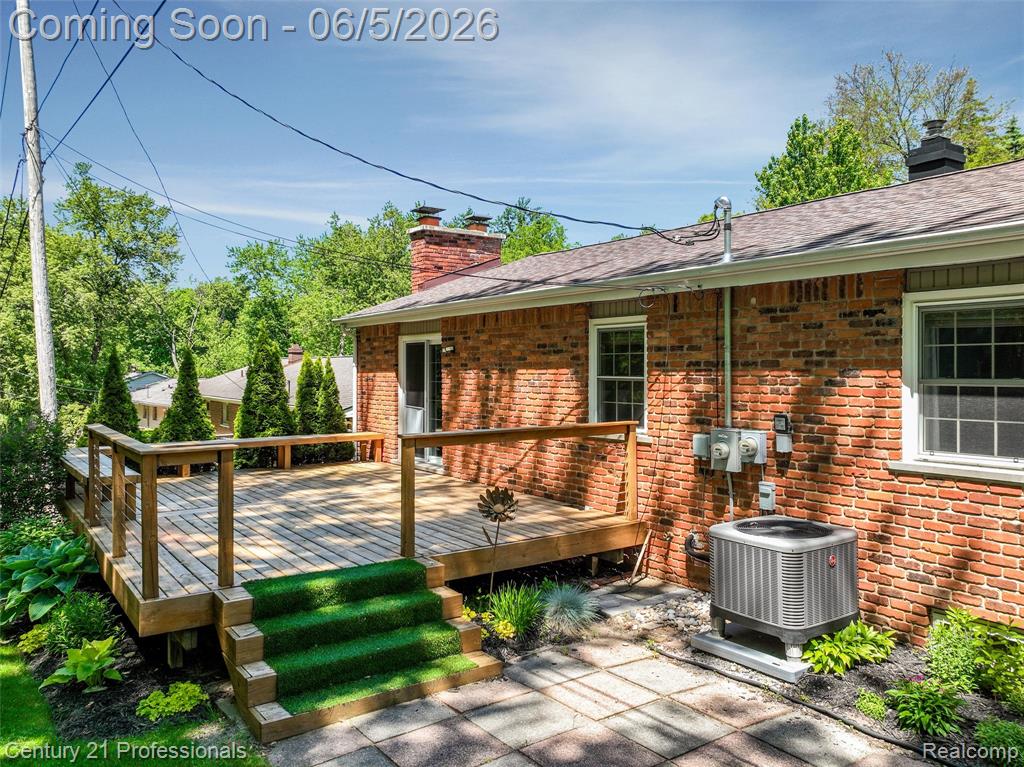 4921 Huron Drive, Clarkston, MI 48348 — Photo 40