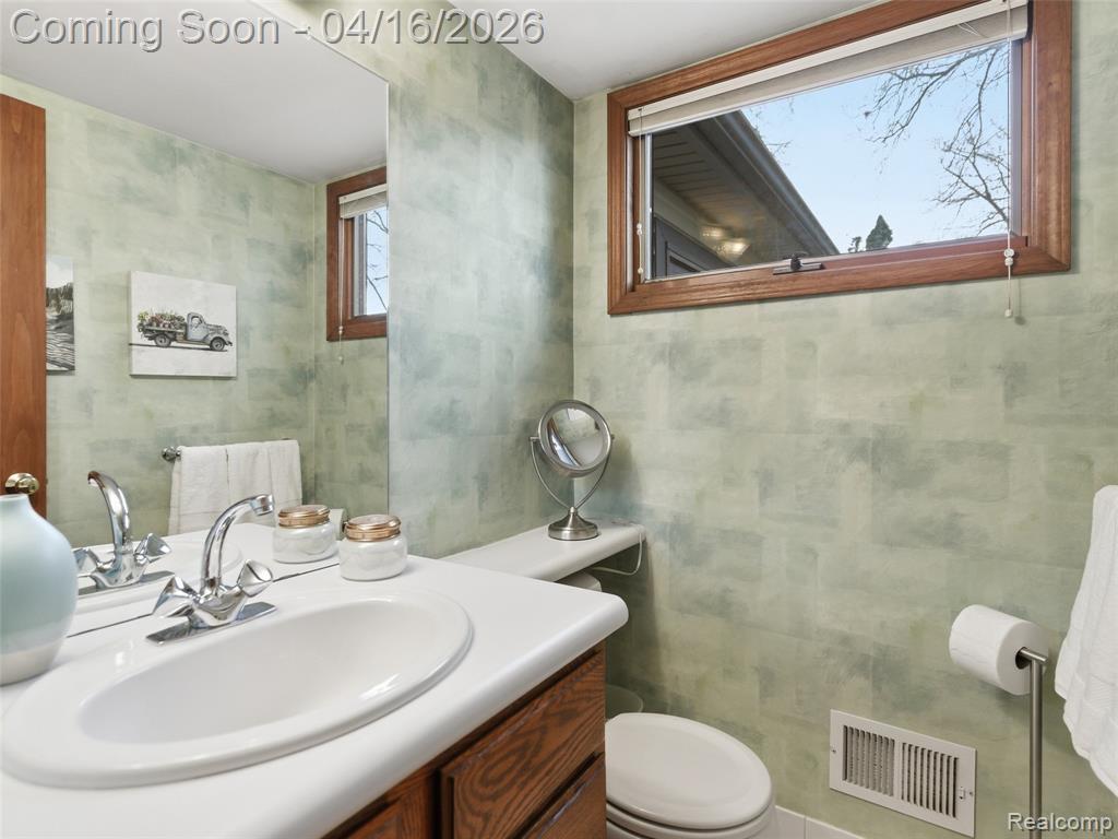 3363 Blasser Drive, Lake Orion, MI — Photo 33