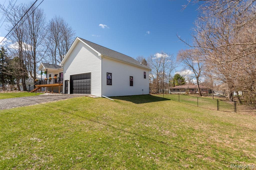 619 N WATKINS, Perry, MI 48872 — Photo 36