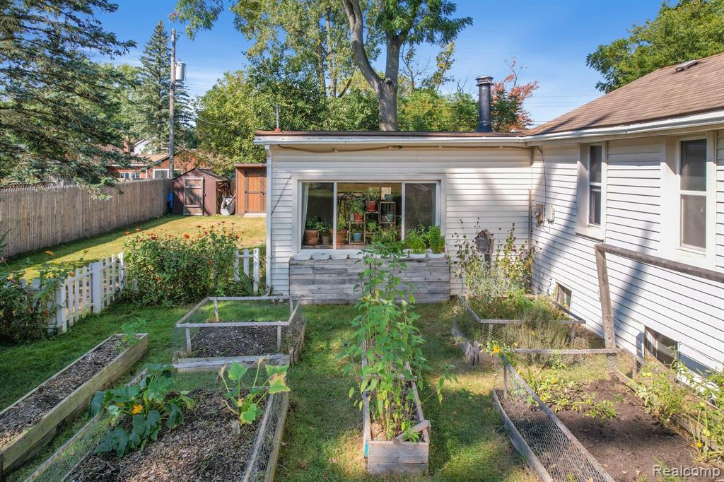 81 N EAGAN Drive, Lake Orion, MI 48362 — Photo 19