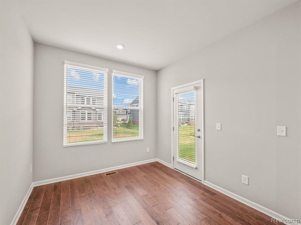 4837 GLENORA Drive, Lake Orion, MI — Photo 15