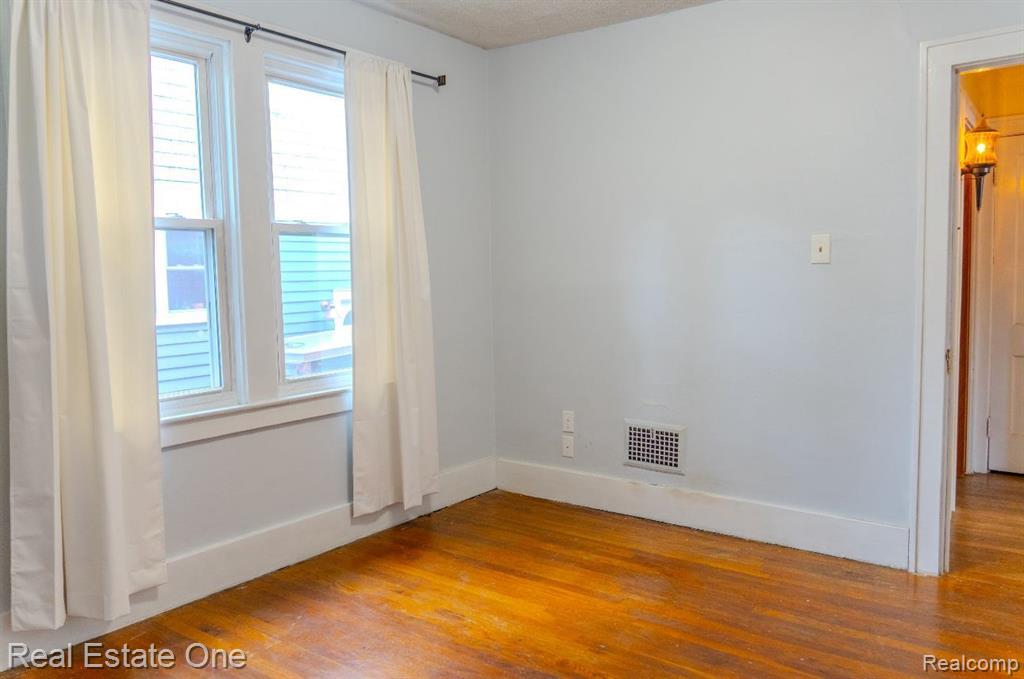 411 E MARSHALL Street, Ferndale, MI 48220 — Photo 13
