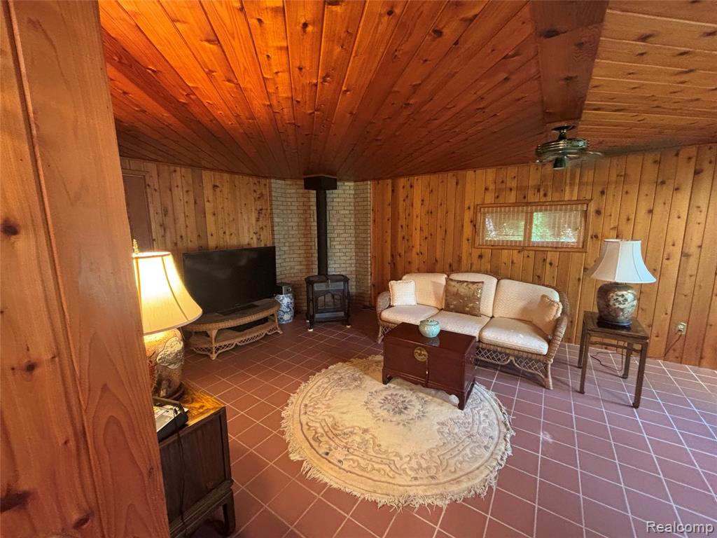 709 E Michigan Avenue E, Au Gres, MI 48703 — Photo 16