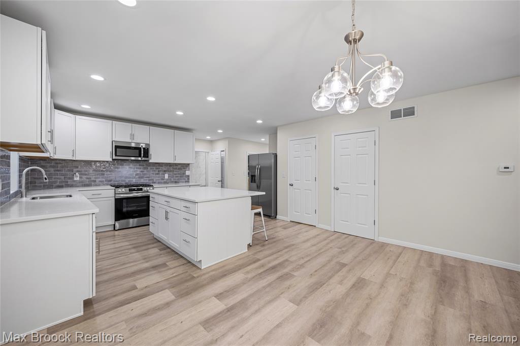 3187 Woodlawn Street, Commerce Twp, MI 48390 — Photo 20