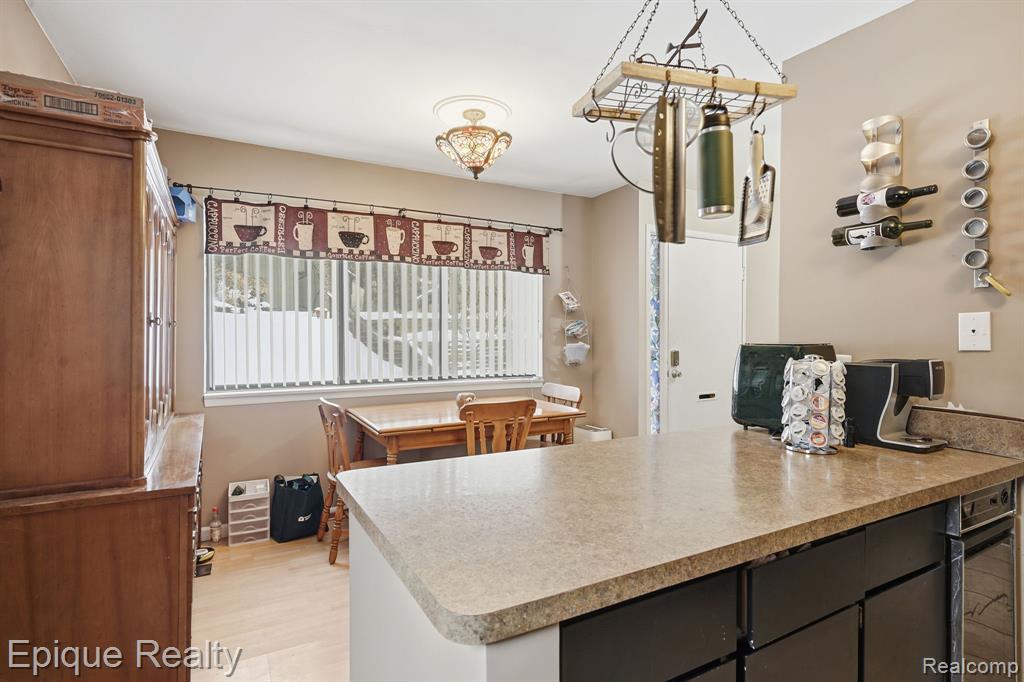 521 Carberry Hill, Brighton, MI 48116 — Photo 3