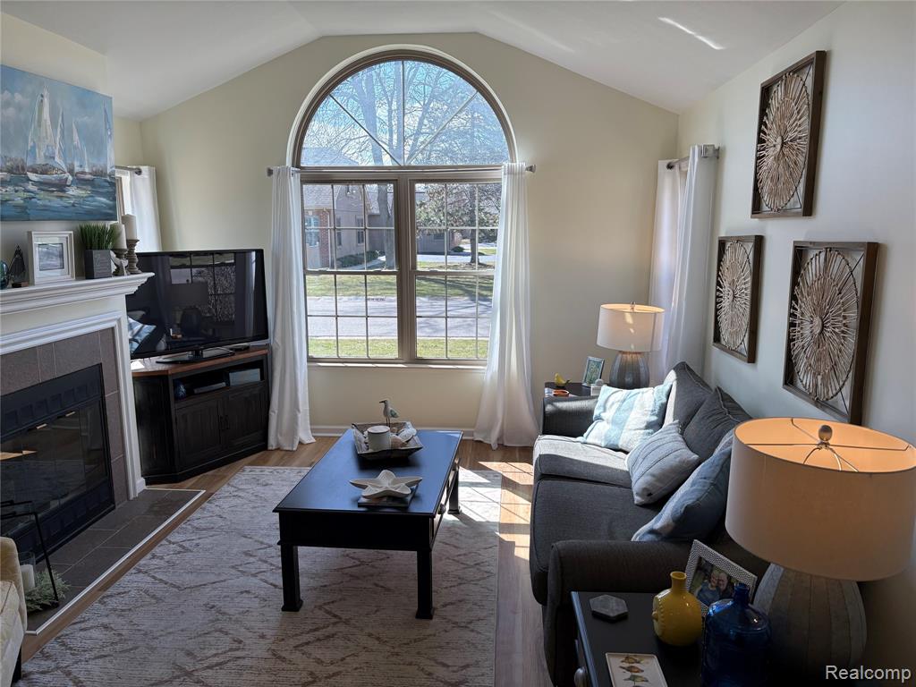 607 Perry Creek Drive, Grand Blanc, MI 48439 — Photo 14