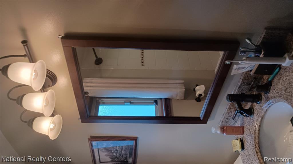 5635 Clippert Street, Dearborn Heights, MI 48125 — Photo 10