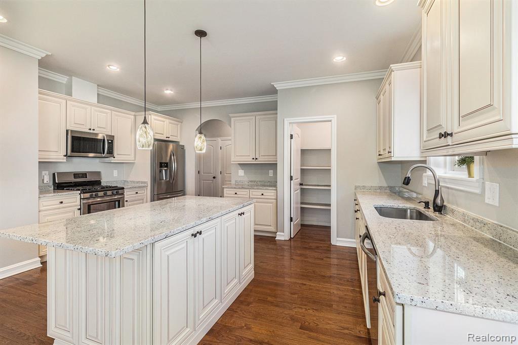 1540 KESSLER Avenue, Keego Harbor, MI 48320 — Photo 18