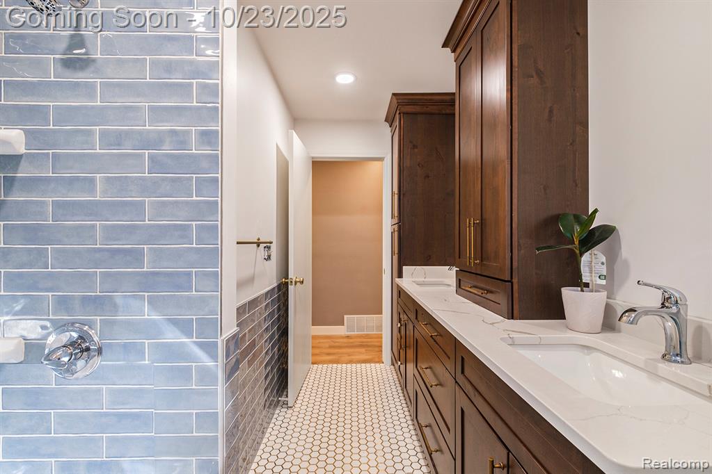 7481 Frances Road, Flushing, MI 48433 — Photo 17