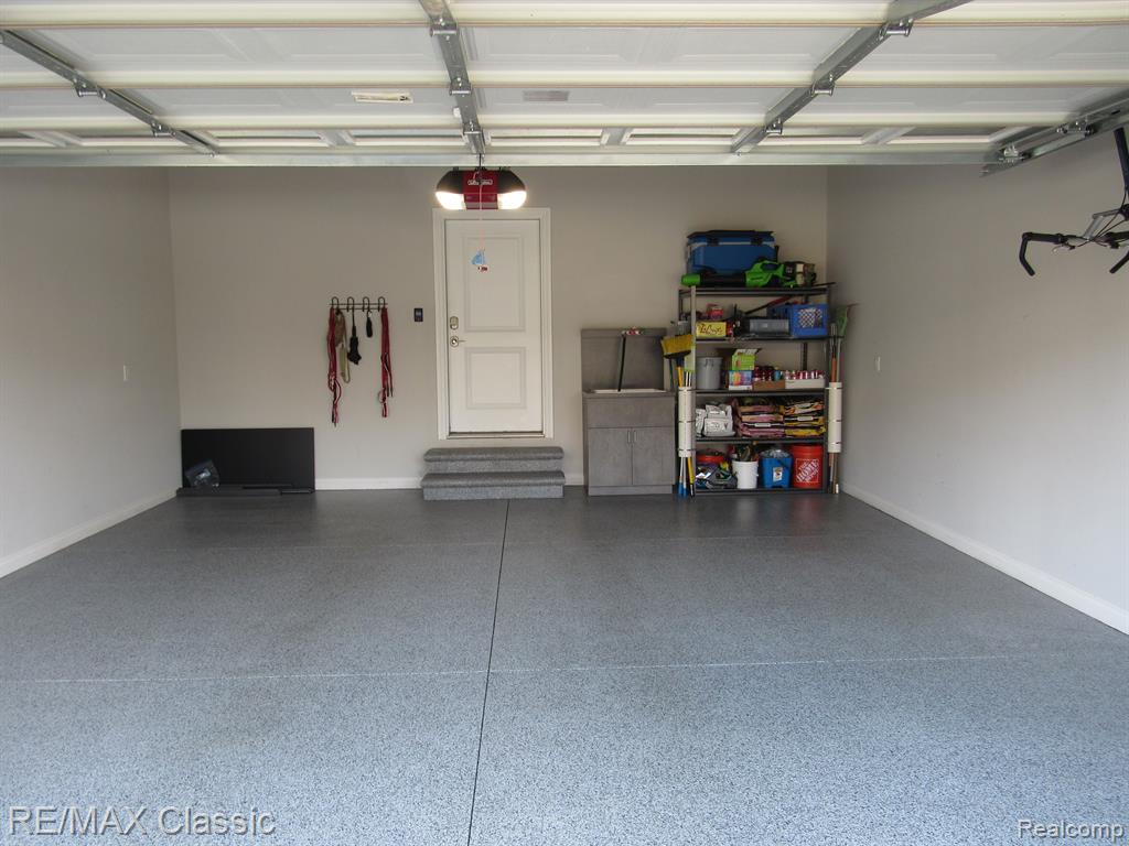 42456 GATEWAY Drive, Plymouth, MI 48170 — Photo 39