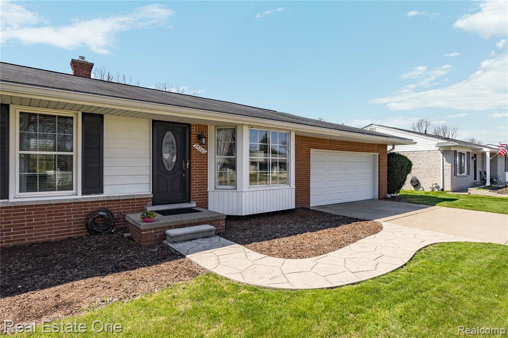 25202 Anchorage Street, Harrison Township, MI — Photo 2